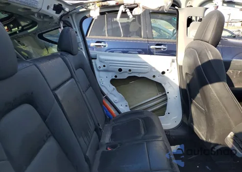 2023 Tesla Model Y z USA, uszkodzony, nr VIN 7SAYGDEE9PA109305